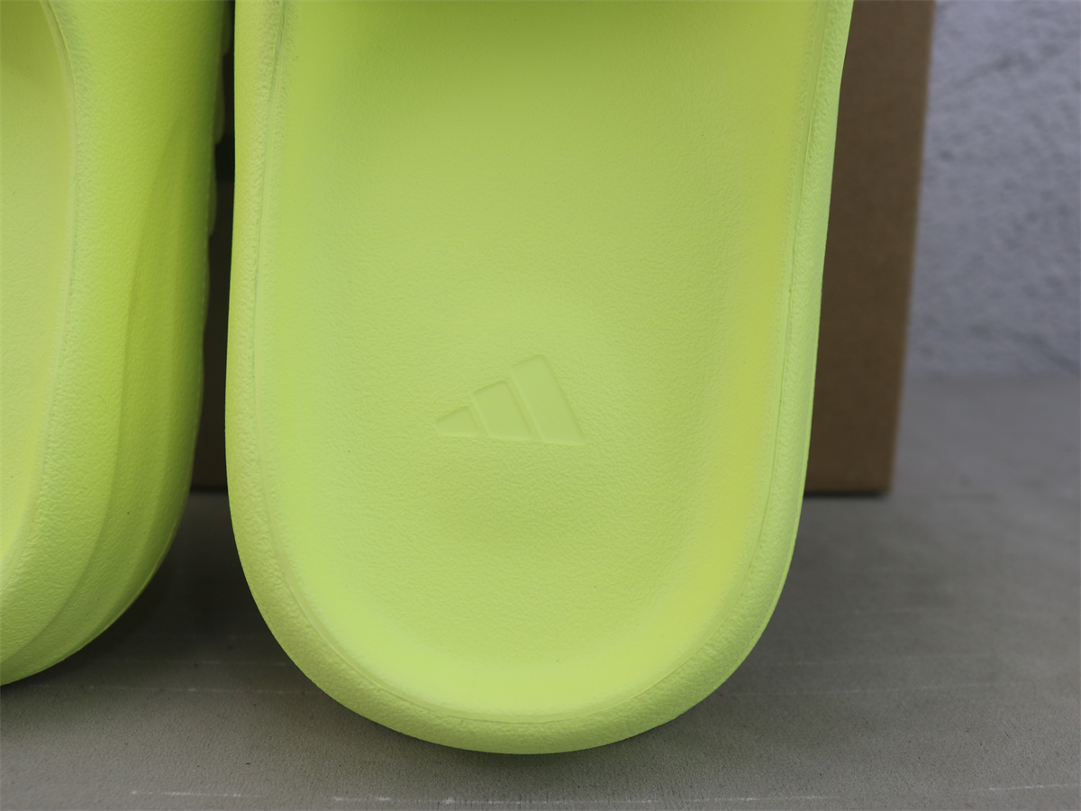 Free Shipping Yeezy Slide Glow Green 2022 Restock HQ6447